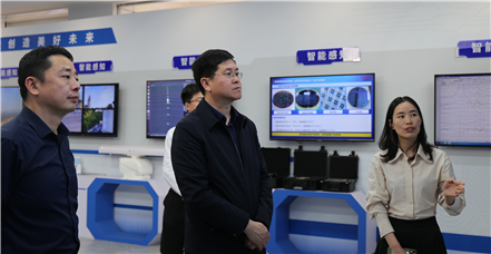 辽宁省辽阳市宏伟区区委副书记、区长韩久伟一行莅临罗普特集团考察指导