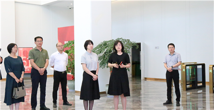 贵州省遵义市人民政府副市长、市工商联主席曹鸣凤带队考察罗普特集团探讨交流合作机会